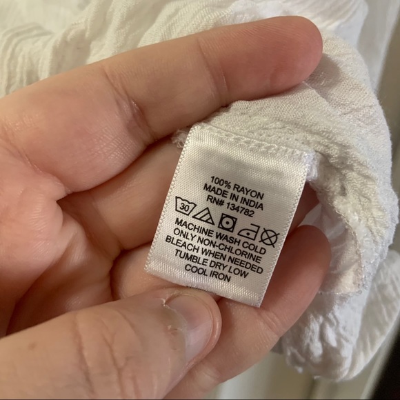 Indulge White Scoop Neck Tie Knot Front Crop Top M - Picture 7 of 8